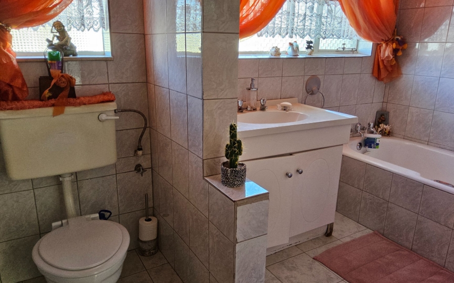 3 Bedroom Property for Sale in La Hoff North West
